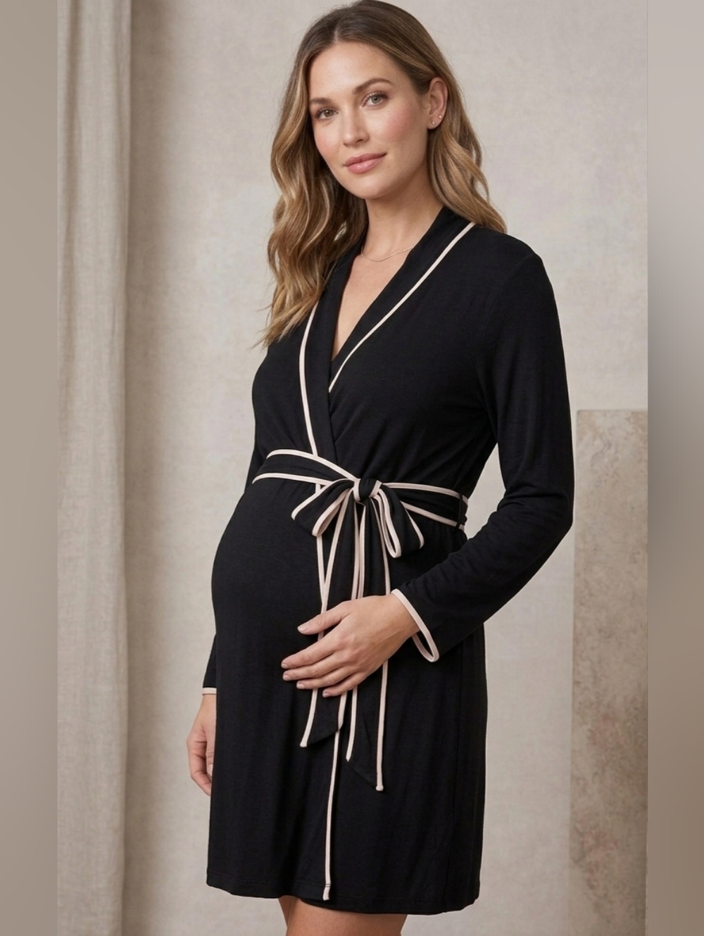 A Pea in the Pod Maternity Robe Size Large Black Rayon Spandex Pink Trim